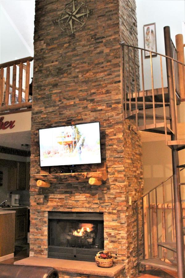 Spacious Downtown Condo Walking Distance To Downtown Gatlinburg Sleeps 6 Guests Dış mekan fotoğraf