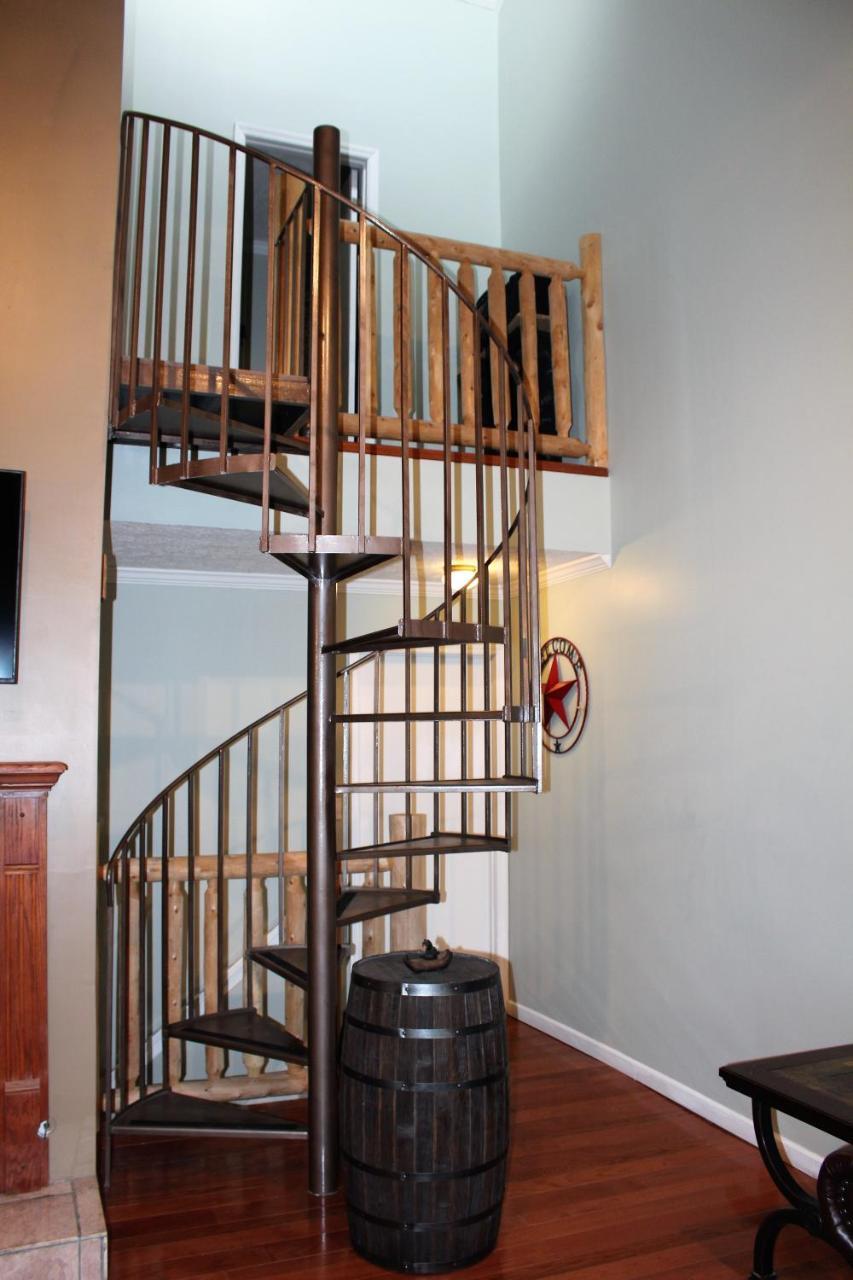 Spacious Downtown Condo Walking Distance To Downtown Gatlinburg Sleeps 6 Guests Dış mekan fotoğraf